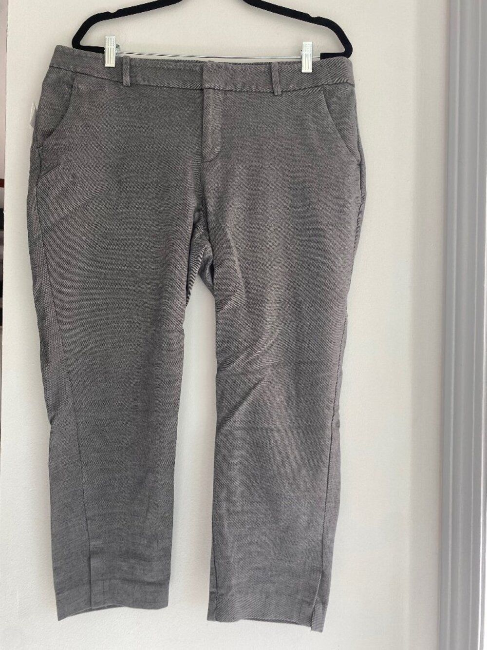 A New Day Gray Stretch Crop Pants